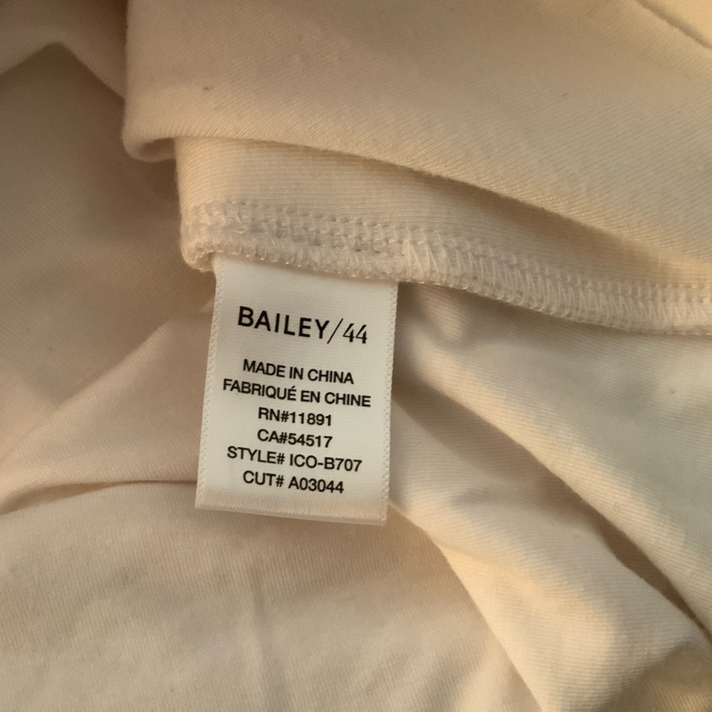 BAILEY 44 duo. EBONY & IVORY. Tank & Blouse. (Bailey2). - Picture 7 of 15